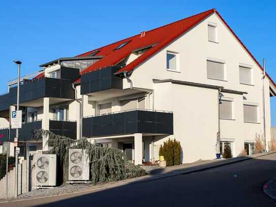 Privatverkauf: Wunderschöne, neuwertige 4-Zimmer-EG-Wohnung mit EBK in Kirchberg an der Murr