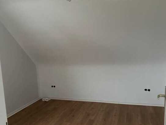 Freundliche 2-Zimmer-Dachgeschosswohnung in Weinheim