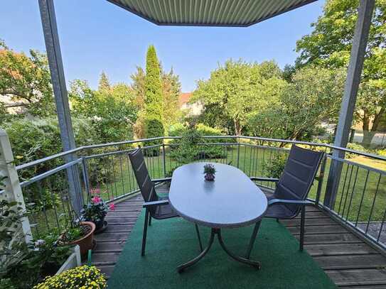 Modern Wohnen mit idyllischem Balkon und Blick ins Grüne