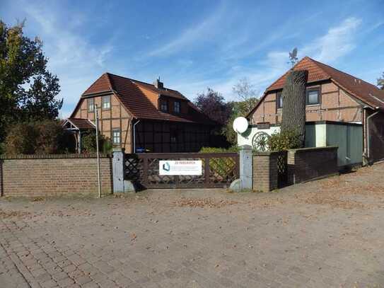 Fachwerk EFH mit sep. Mietshaus und Bauplatz sucht Liebhaber