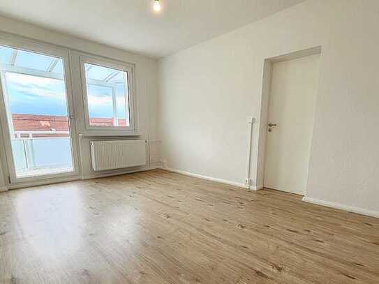 Tolle Wohnung/ Erstbezug mit Balkon