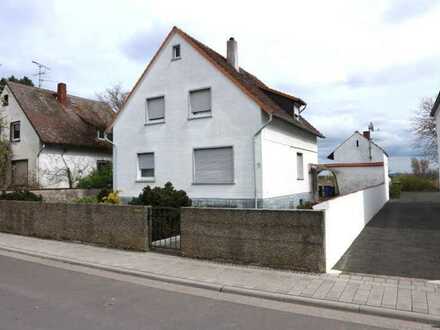 Freistehendes 1-Fam.-Haus mit Garage, Seitengebäude und rückwärtige Bebauungsmöglichkeit in Leeheim