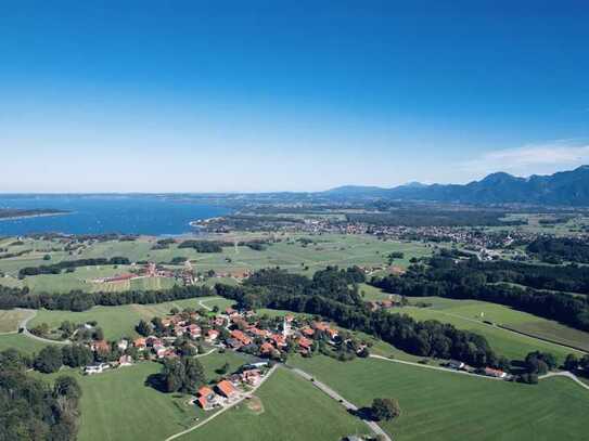 Rarität am Chiemsee! Grundstück mit traumhafter Aussicht auf den Chiemsee!