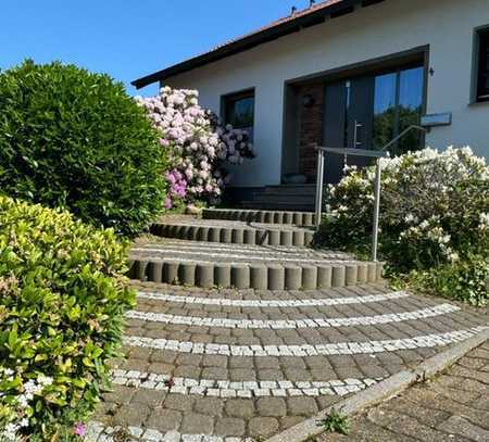 ** Einfamilienhaus mit schönem Garten sucht neue Bewohner **