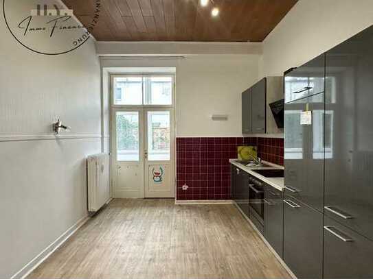 JETZT NEU ! Frisch renovierte, zentrale, barrierefreie 3-ZM-Wohnung im Erdgeschoss wartet auf Sie !