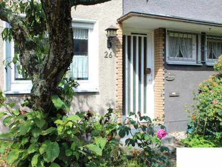 Reihenmittelhaus in schöner, ruhiger Lage mit kl. Garten und Garage - sofort frei!
