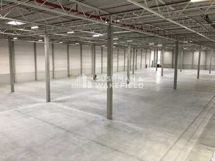 Nutzerspezifischer Ausbau / 30.000 m² / Rampen / Anmietung über C&W