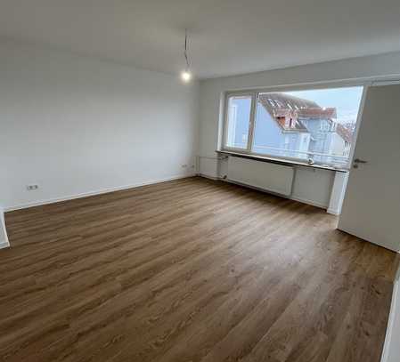 Hochwertig renoviertes 1 Zimmer Apartment mit Balkon und Einbauküche