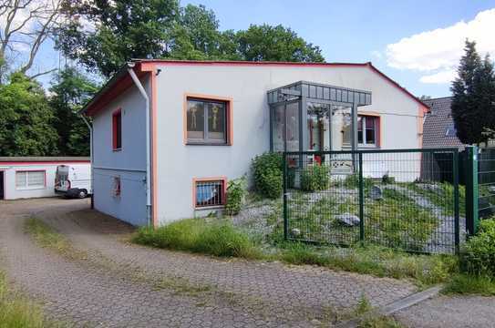 Für Gewerbetreibende...! Freistehendes EFH mit zwei Hallen in Marl