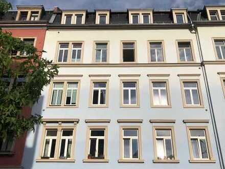 Erstbezug nach Sanierung-coole 3 Zimmer Dachgeschoßwohnung ab sofort zu vermieten!