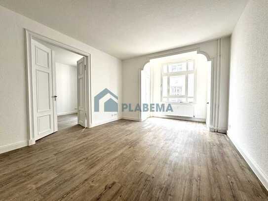 Stilvolle 4-Zimmer Wohnung in Altbau mit Erker, neuer Einbauküche, Balkon, frisch renoviert