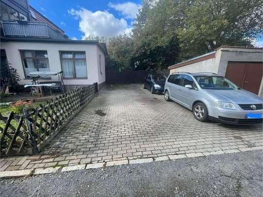 Parkplatz als Doppelstellplatz - 2 PKW oder Wohnmobil - in Weimar, Engelhardtstrasse 5