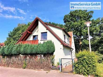 Idyllische Lage in Offenhausen-OT: Renovierungsbedürftiges EFH mit viel Platz für die ganze Familie!