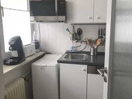 Freundliche 1-Zimmer-Wohnung mit Balkon und EBK in Utting am Ammersee