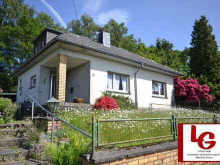 ## Freistehendes EFH in sehr schöner Lage mit großem Potential ##