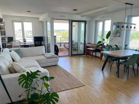 Luxuriöse 2-Zimmer-Wohnung in erster Donaureihe mit einzigartigem Domblick (zur Untermiete Okt-Nov)