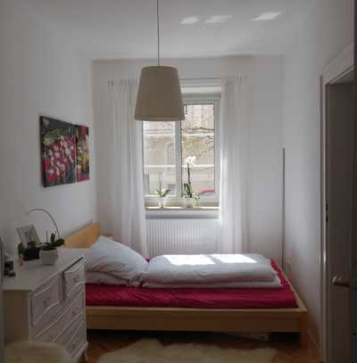 Charmante und sonnige 2-Zimmer-Wohnung mit Balkon und EBK in zentraler Lage in München Laim