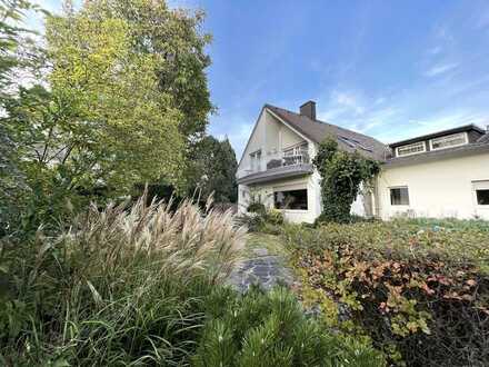 Provisionsfrei: Haus mit traumhaftem Grundstück & diversen Nebengebäuden!
