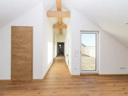 Tolle Dachgeschosswohnung -ca. 100 m² Wohnfläche - Dachterrasse - Erstbezug nach Vollrenovierung!