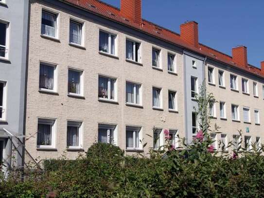 Große 4-Raum-Wohnung in ruhiger Lage mit grünem Innenhof