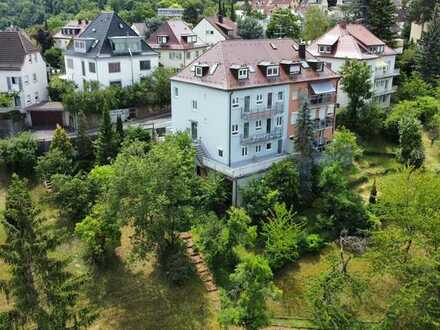 Schöner Wohnen in Aussichtslage - kernsaniertes Vier-Familien-Haus