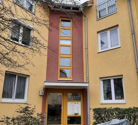 *** ab 01.04.2025 Dachgeschoss mit Balkon und Stellplatz***