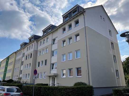 Sonnige Wohnung mit Süd-West-Balkon, Einbauküche und perfektem Schnitt