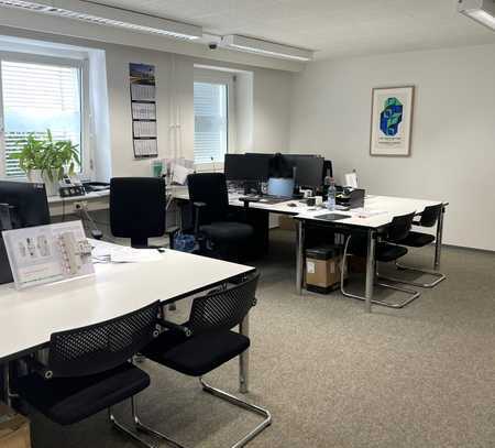 Kompakte Büro- und Gewerbeeinheit im Erdgeschoss