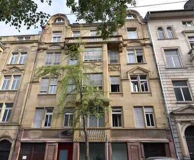 +Exklusive 5-Zimmer-Wohnung im Altbaucharme+