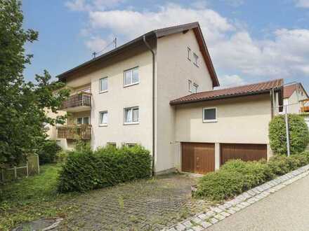 Schöne 4-Zi.-DG-Whg. mit Garage in familienfreundlicher Lage - Erbbau