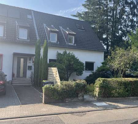 Zweifamilienreihenendhaus mit Garten und Garage in Köln-Longerich