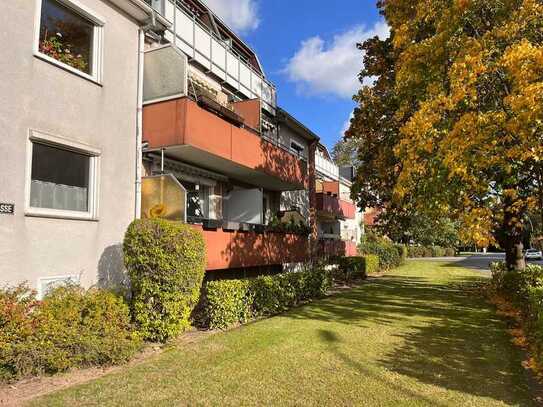 Gepflegte 2-Zimmer-Dachgeschosswohnung mit EBK in Neumünster