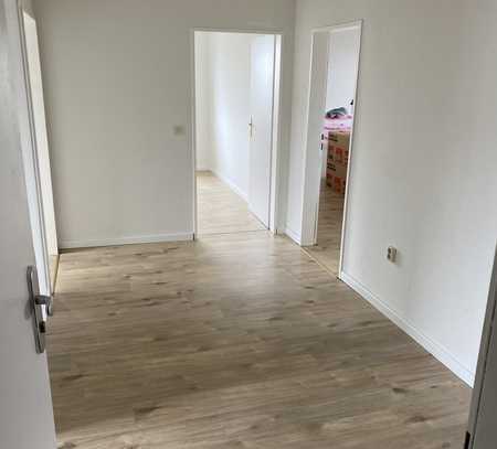 4-Zimmer-Wohnung mit Balkon und EBK in Drochtersen