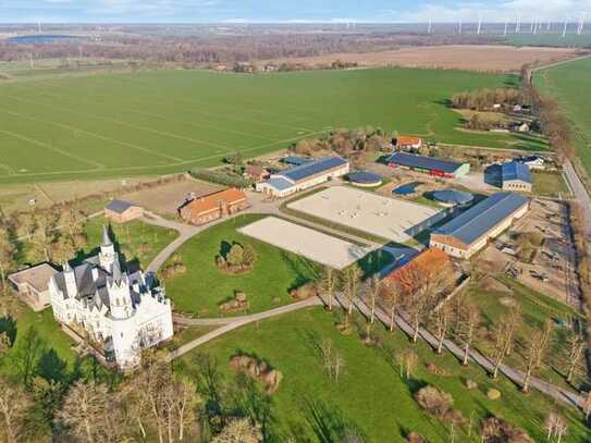 Horse property/riding centre (approx. 27 ac or 11 ha) at Kartlow Castle, northern Germany, for lease