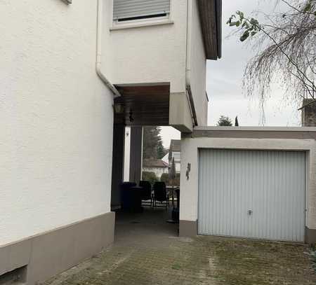 Schönes Haus mit Garage und Garten in bevorzugter Wohnlage