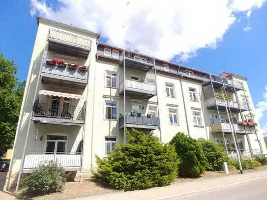 Modernisierte 4-Zi.-Maisonettewohnung mit Balkon und Einbauküche