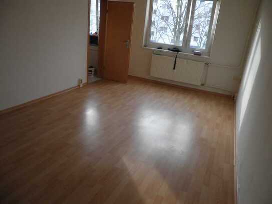 Tolle 2-Zimmer-Wohnung mit Einbauküche in Kaulsdorf (Hellersdorf), Berlin