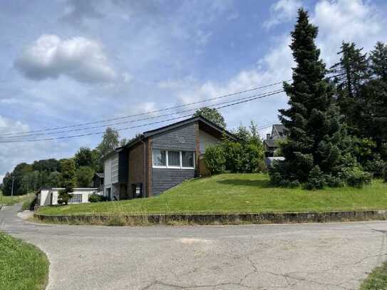 Idyllisches, modernisiertes 2,5-Raum-Einfamilienhaus mit geh. Innenausstattung in Bergisch Gladbach