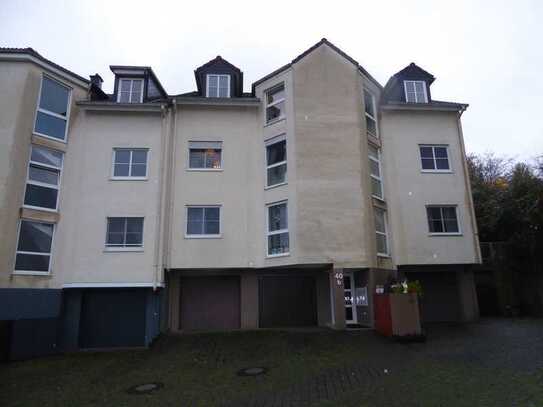 gut aufgeteilte 3-Zi.-Wohnung mit Garage und Stellplatz in ruhiger, beliebter Wohnlage