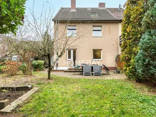 1 bis 3-Familienhaus mit schönem Grundstück, Terrasse, Garten und 2 Stellplätzen