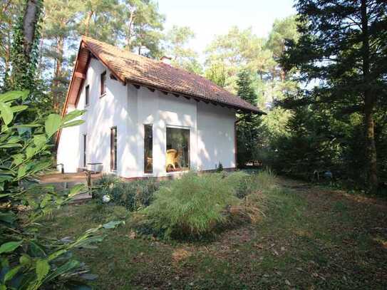 Einfamilienhaus im Grünen - Idyllisches Wohnen für die kleine Familie