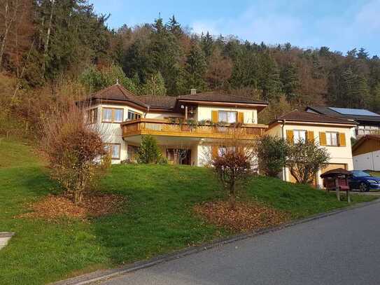 5+1/2-Zimmer-Einfamilienhaus mit geh. Innenausstattung und EBK