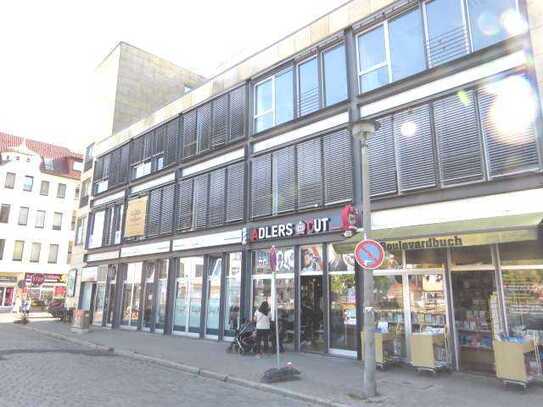 ADLERSHOF/ DÖRPFELDSTR, modern. Ladengeschäft mit großer Schaufensterfront am "Marktplatz Adlershof"