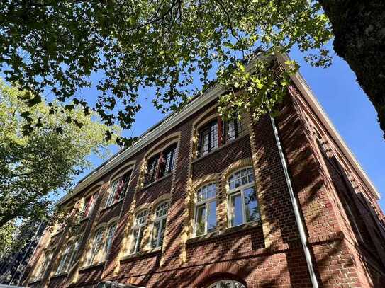 Loft mit Loggia in denkmalgeschützter Bandfabrik