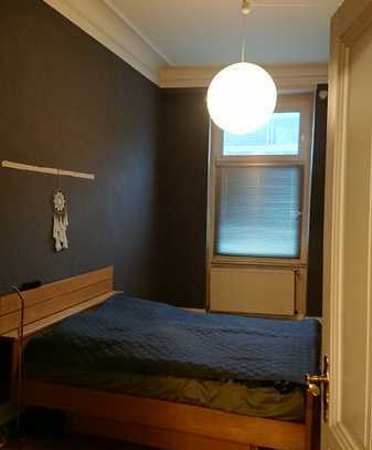 WG-Zimmer zu vermieten in Bonn-Zentrum/Castell. Top Lage, Altbau mit Stuck und großer Balkon