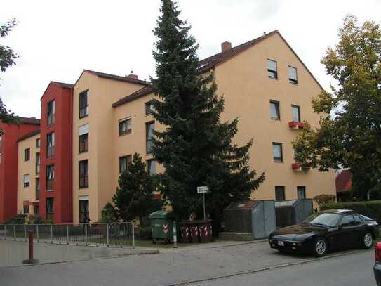 Exklusive 3-Zimmer-DG-Wohnung mit Balkon und EBK in Königsbrunn