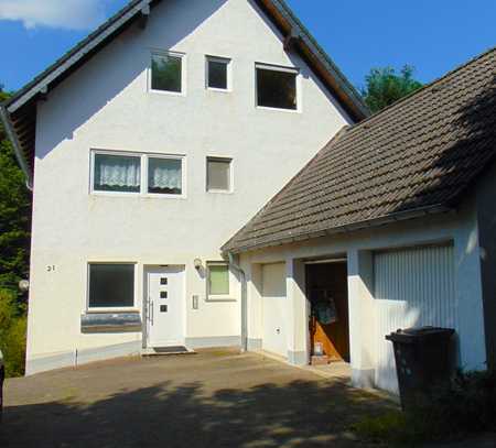 Junge und hervorragend aufgeteilte 4-Zimmer Eigentumswohnung mit 2 Bädern, Balkon und Garage!