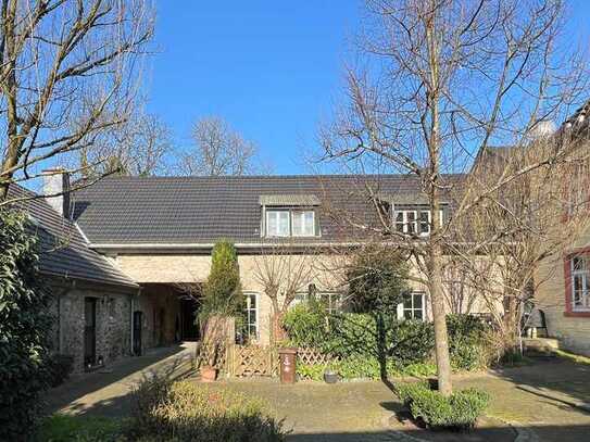 Charmante Maisonettewohnung in besonderer Hofanlage von Overath Untereschbach