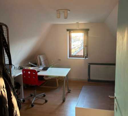 Möbeliertes Zimmer nahe Campus Nord