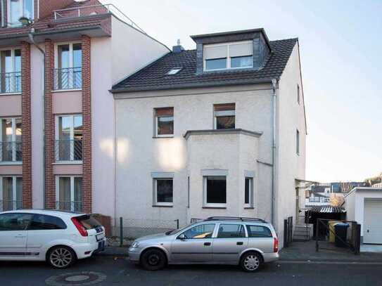 Mehrgenerationenhaus oder Kapitalanlage: Vielseitige Immobilie mit Potenzial in Bonn-Lengsdorf